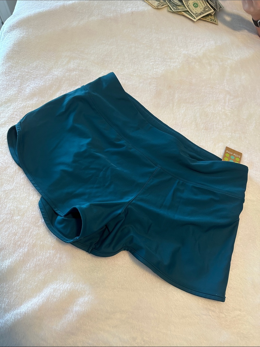 Title 9/(similar to Carve Designs) swim  Board short with liner Medium New